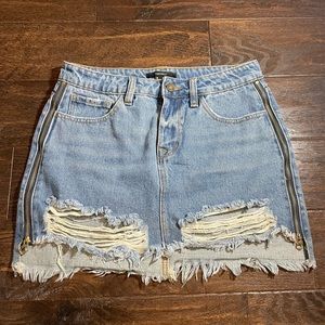 Forever 21 Size Medium Distressed Denim Skirt